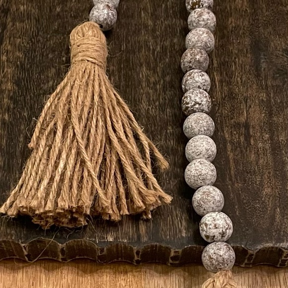 Wood Bead Garland in Painted Gray NWOT - Picture 2 of 4
